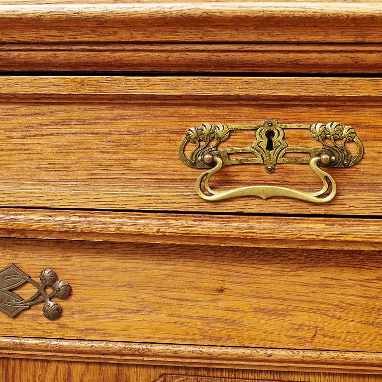 Skåp, jugend, tidigt 1900-tal.