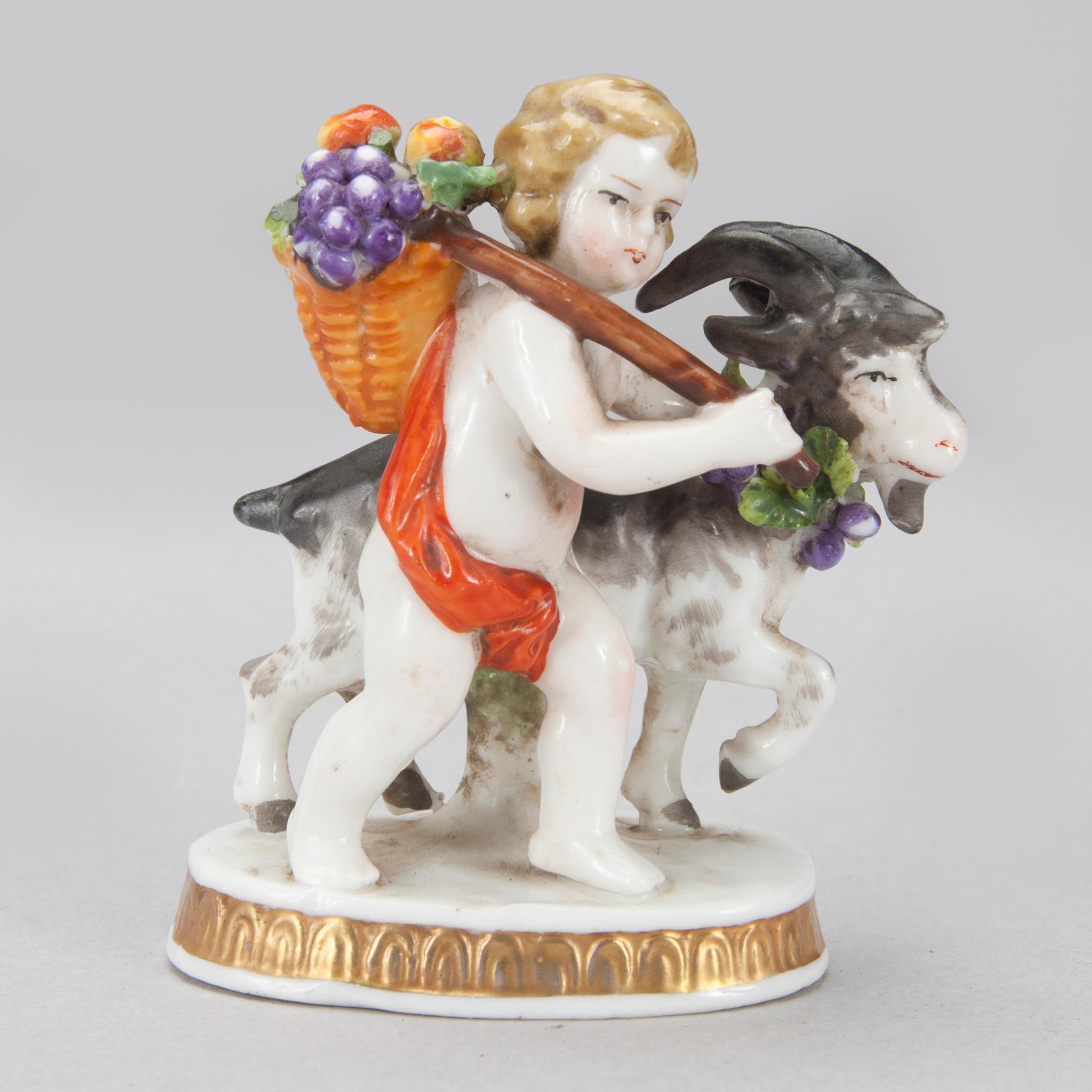 FIGURINER, 2 st, porslin, Mellaneuropa, troligen ca 1900.