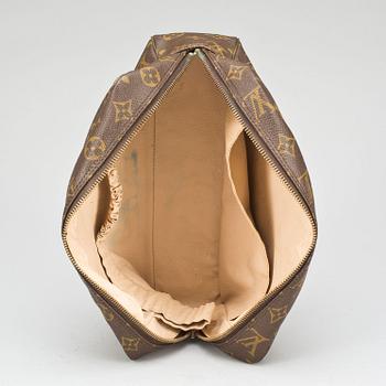 NECESSÄR, Louis Vuitton.