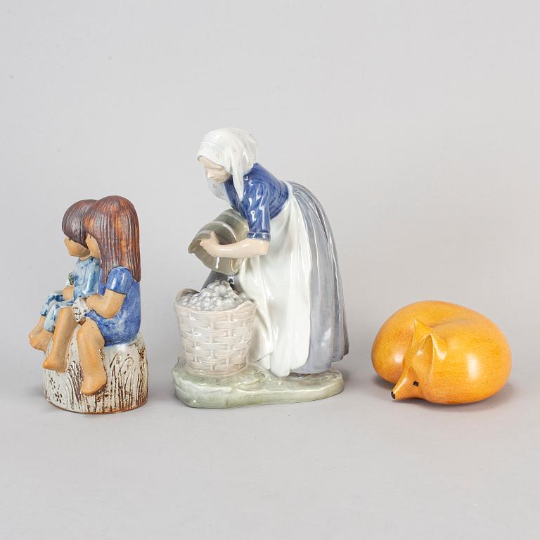 Three porcelain and stoneware figurines, Lisa Larson and Royal Copenhagen.