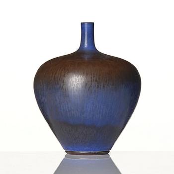 Berndt Friberg, a stoneware vase, Gustavsberg Studio, 1971.