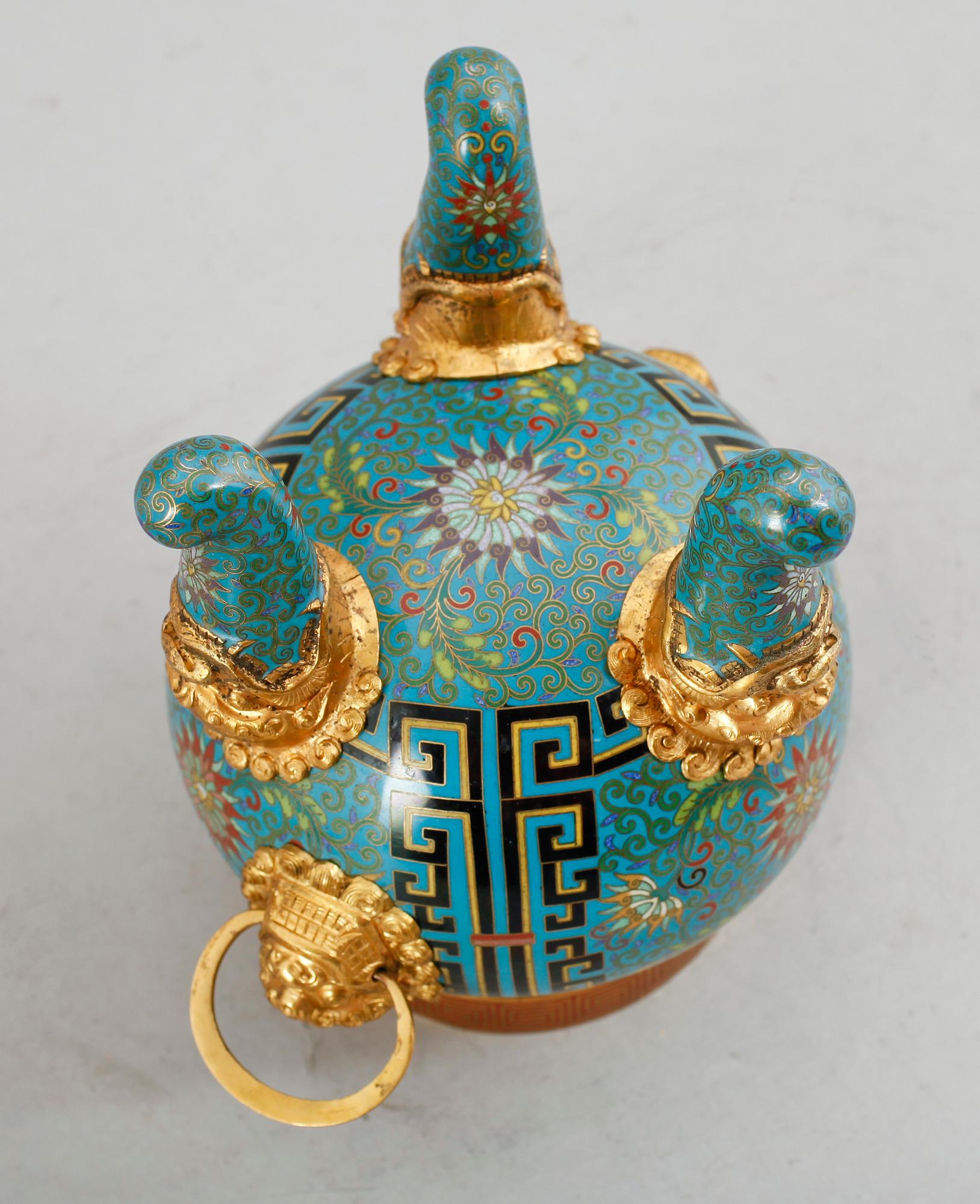 A cloisonné tripod censer, late Qing Dynasty (1644-1912)/ early 20th Century, bearing a Lao Tian Li mark.