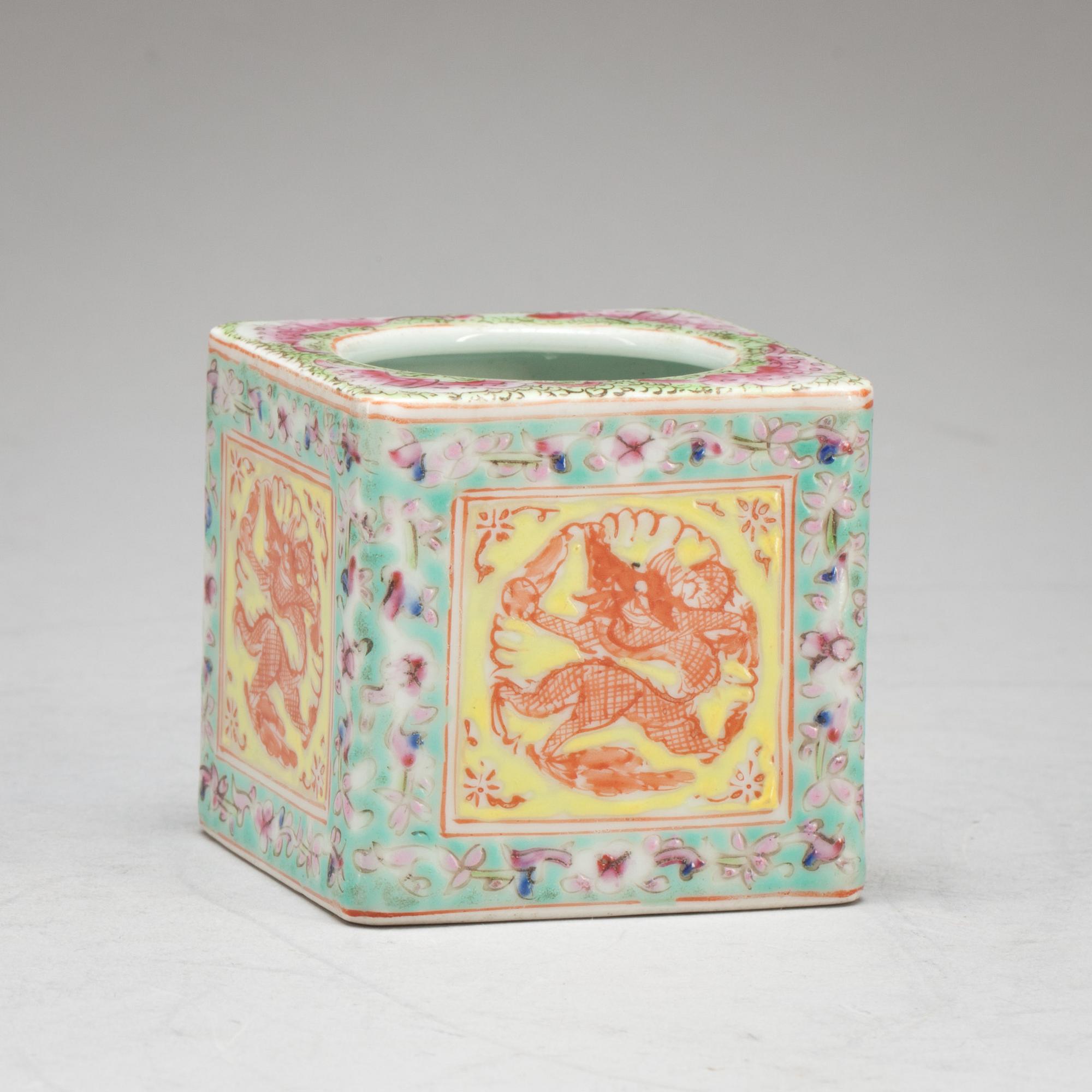 BOX, porslin, Kina, 1800/1900-tal.