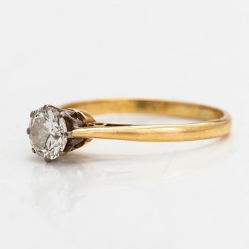 Ring, solitär, 18K guld, briljantslipad diamant ca 0.60 ct, London 1978.