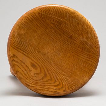 A second half of tje 20th century oak stool by Ingvar Hildingsson, signed IH.