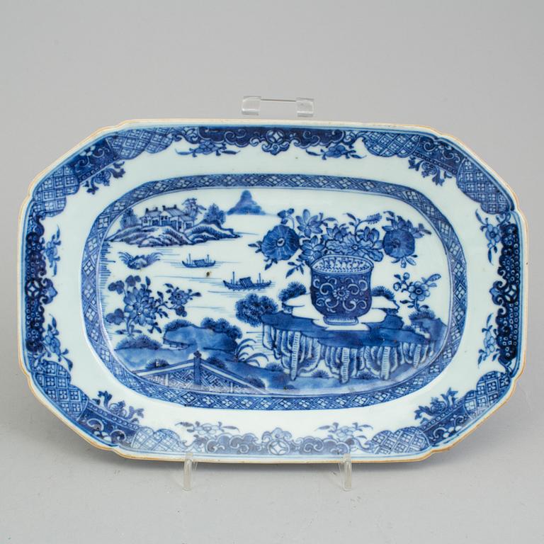 Two chinese blue and white porcelain platters. Qing dynasty, Qianlong (1736-95).