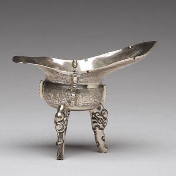 VINOFFERKÄRL, silver. Qingdynastin, 1800-tal med inskription.
