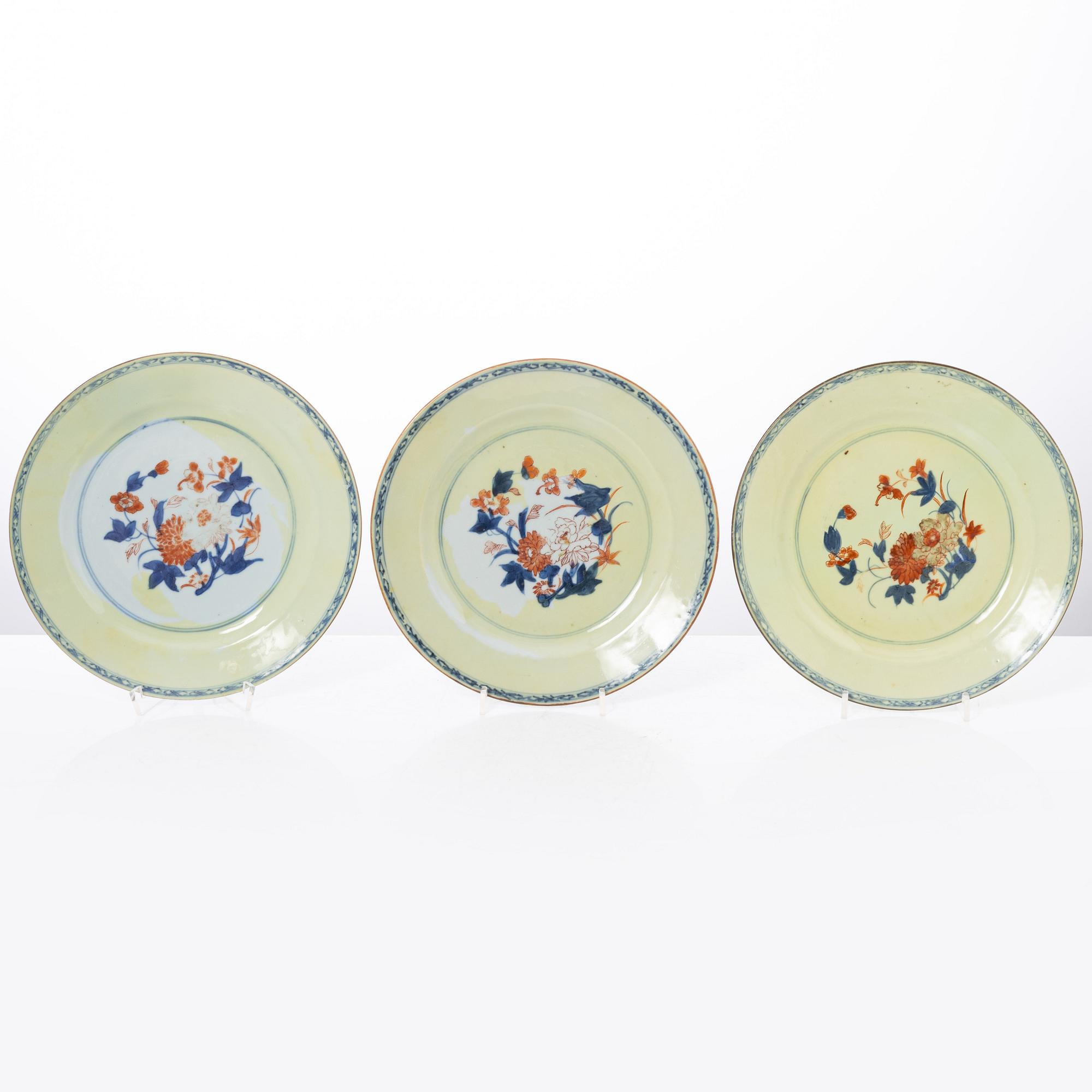 Tallrikar, sex stycken, porslin. Qingdynastin, 1700-tal.