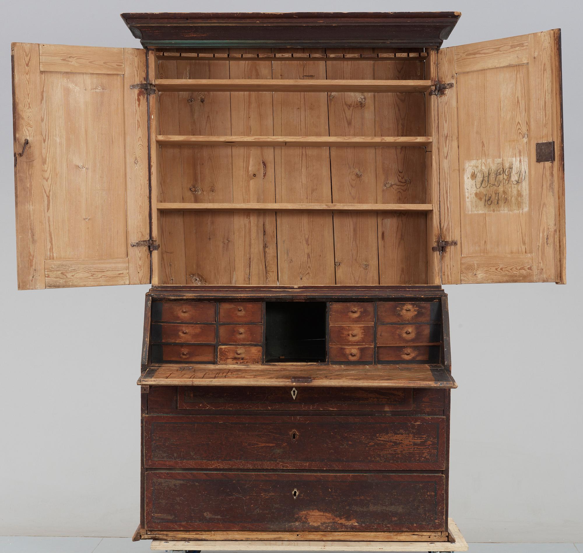 SKRIVSKÅP, allmoge, bär dat 1846.