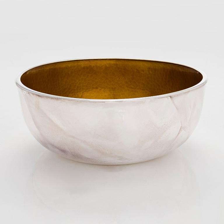 A. Tillander, malja, sterlinghopeaa ja emalia. Turku 2005.