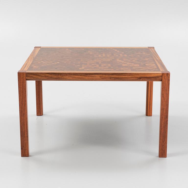 Gorm Lindum Christensen & Rolf Middelboe, a coffee table for Tranekaer Denmark, numbered 3127.