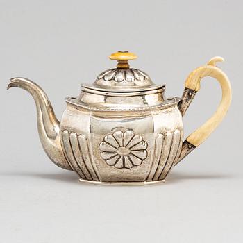 A Russian 19th century parcel-gilt silver tea-pot, St.Petersburg.