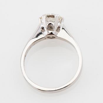 Solitaire ring in 18K white gold with a round brilliant-cut diamond, Bo Cedstam Stockholm 1971.