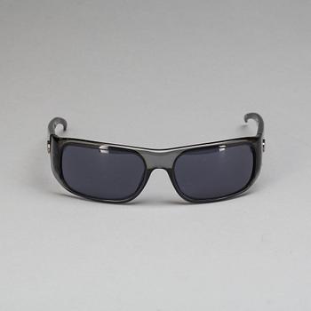SOLGLASÖGON, Gucci.