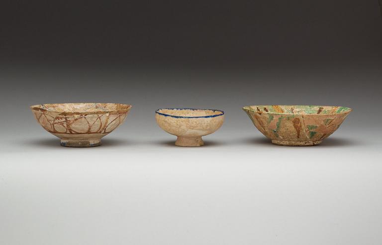 BOWLS, 3 pieces. Diameter 22,7, 20,5 and 14 cm. Iran.