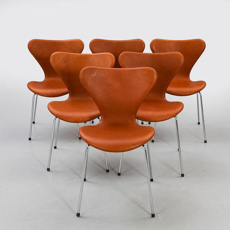 Arne Jacobsen,, chairs, 6 pcs, "Sjuan", Fritz Hansen, Denmark later part of the 20th century.