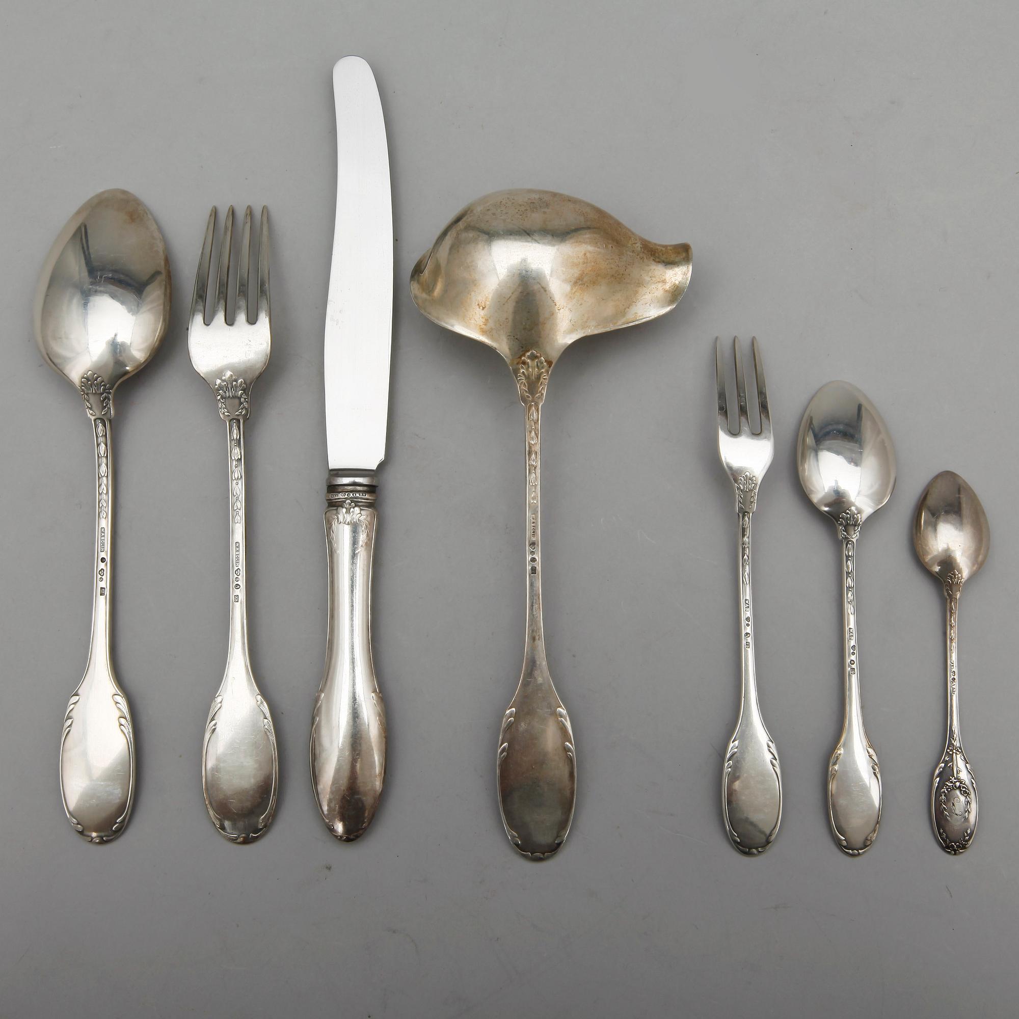 BESTICKSERVIS, ca 54 delar. Silver. WA Bolin Stockholm 1940-tal. Tot ca 2700 g.