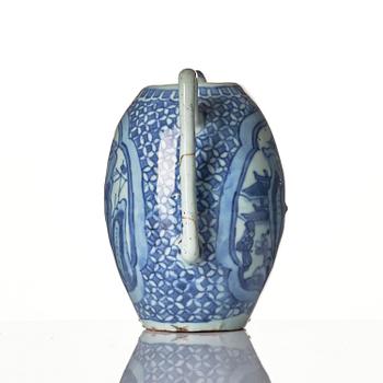 A blue and white wine ewer and a dish, Ming dynasty, Wanli (1572-1620).