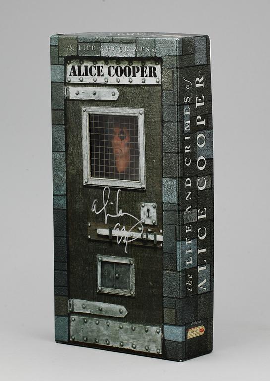 ALICE COOPER, samlarbox, "The lives and Crimes of Alice Cooper", 1999, signerad.