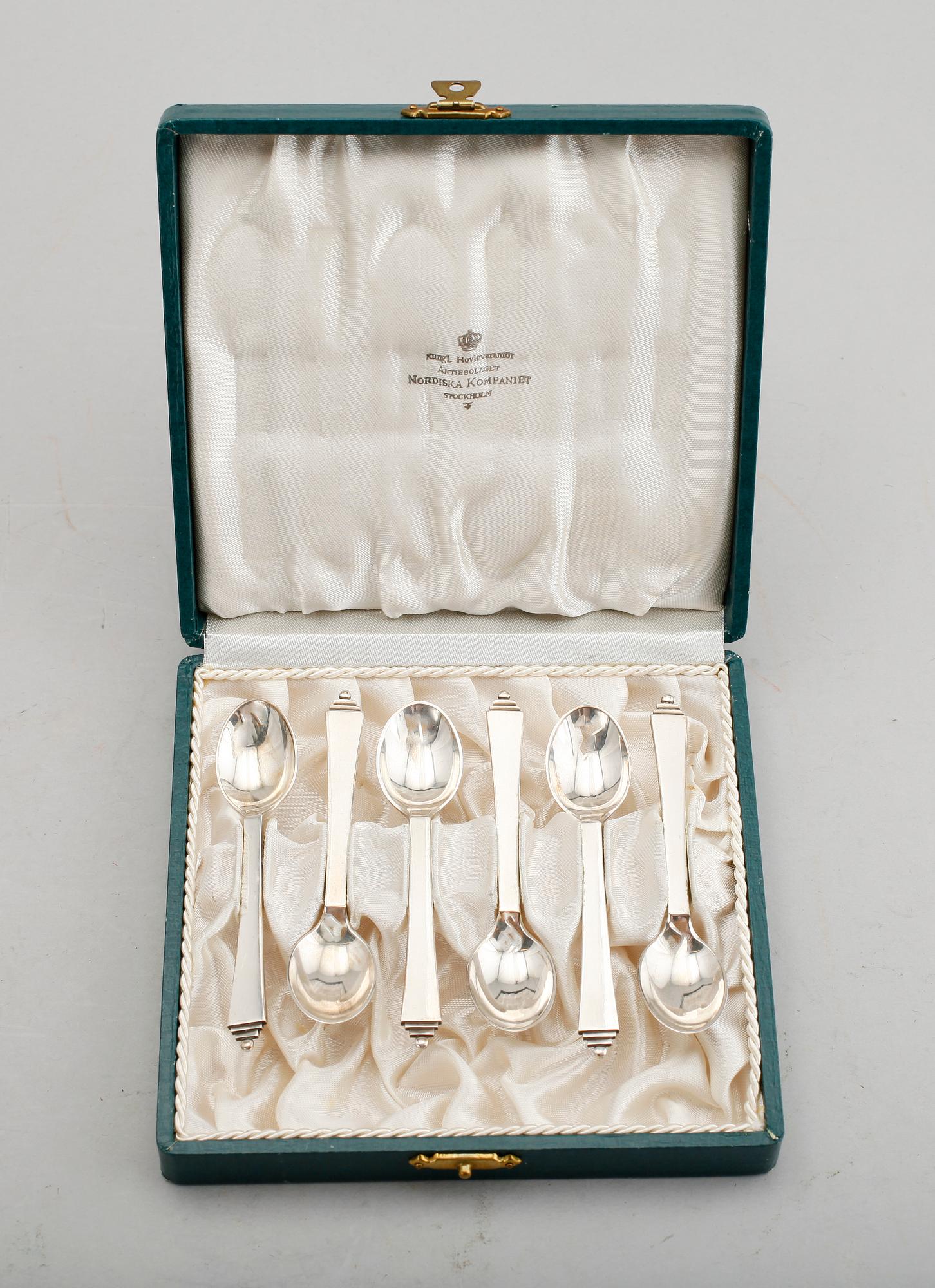 KAFFESKEDAR, 6 st, silver, "Pyramid", Georg Jensen, Danmark. Vikt ca 68 g.