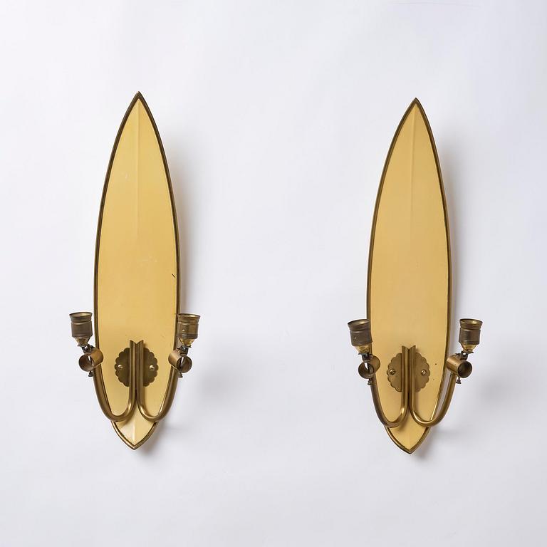 Bertil Brisborg & Fritz Kurz, a pair of wall lamps, Orrefors & Nordiska Kompaniet, 1950s.