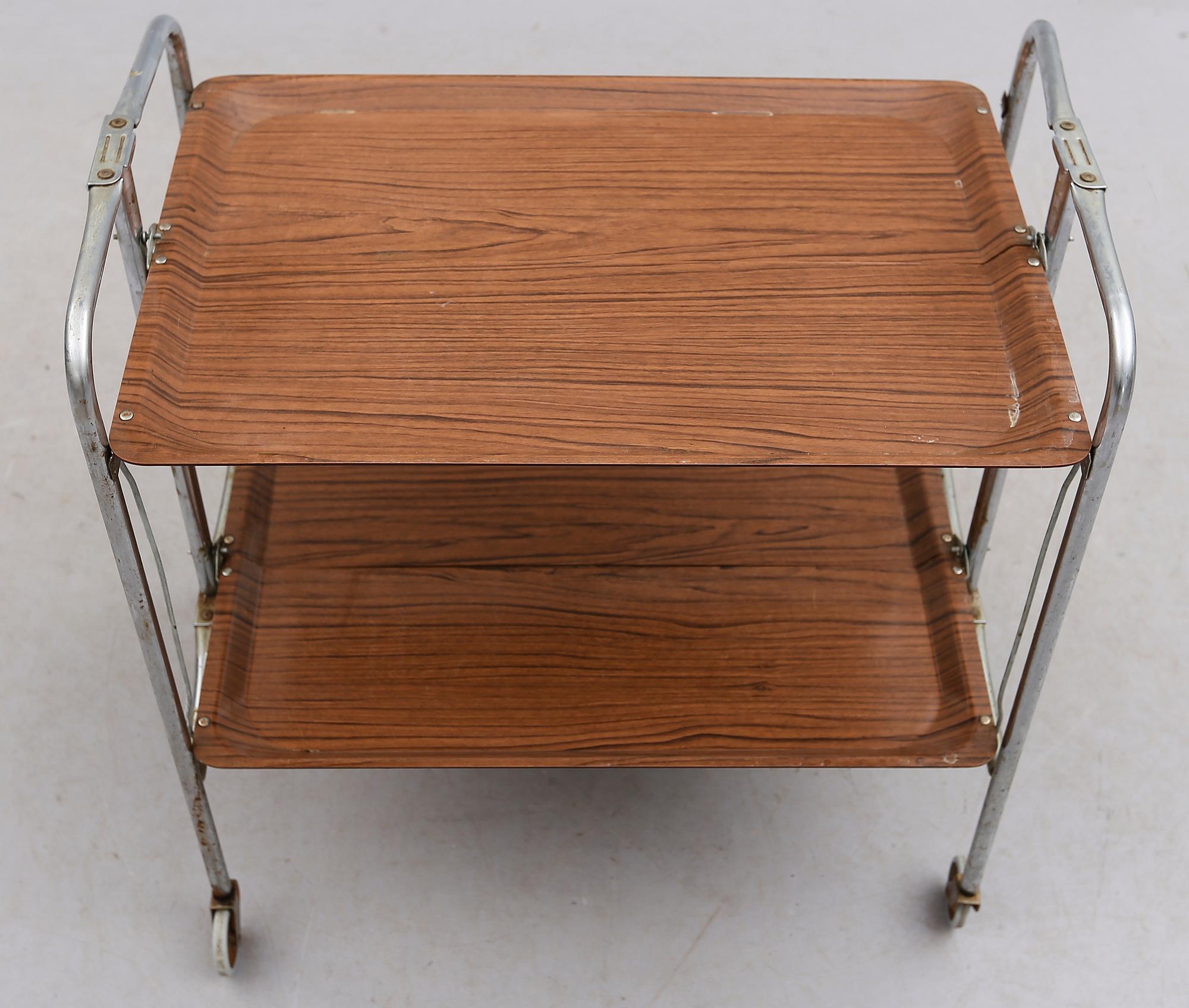 SERVERINGSVAGN, 1900-talets mitt.