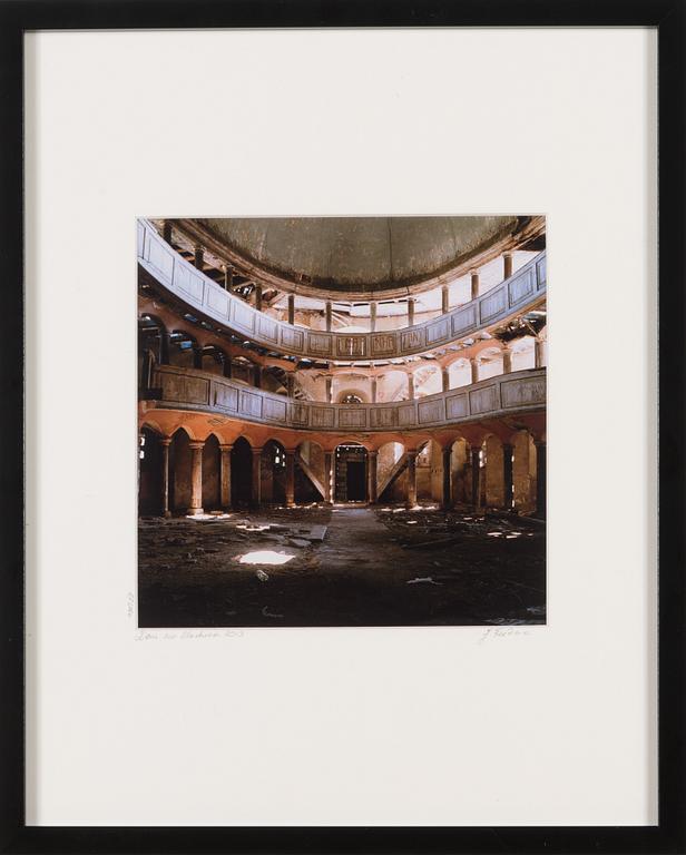 Jeanne Fredac, photograph, signed and dated 2013, numbered 87/100.