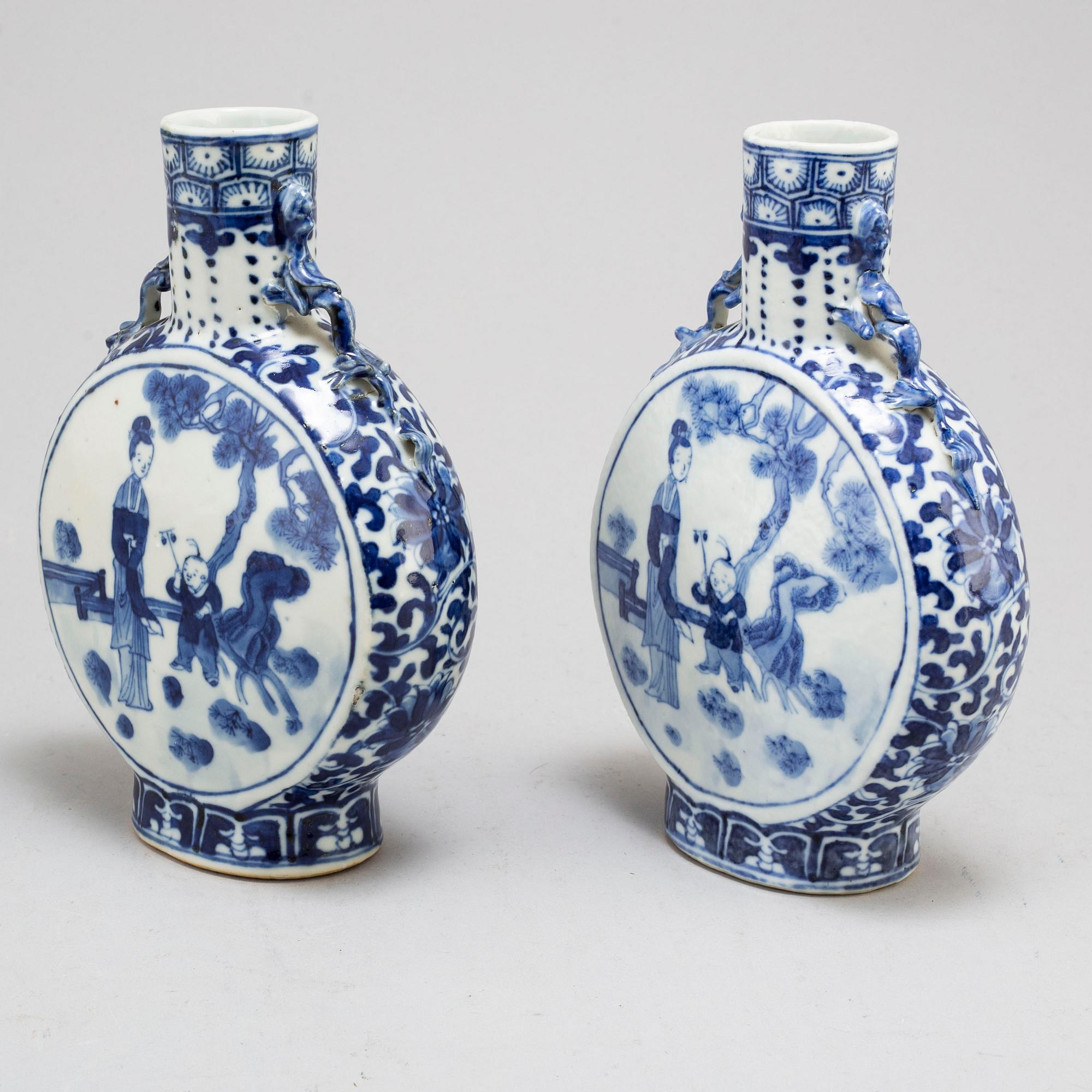 Two blue and white porcelain moon flask, Qing dynasty, Guangxu (1875-1908).