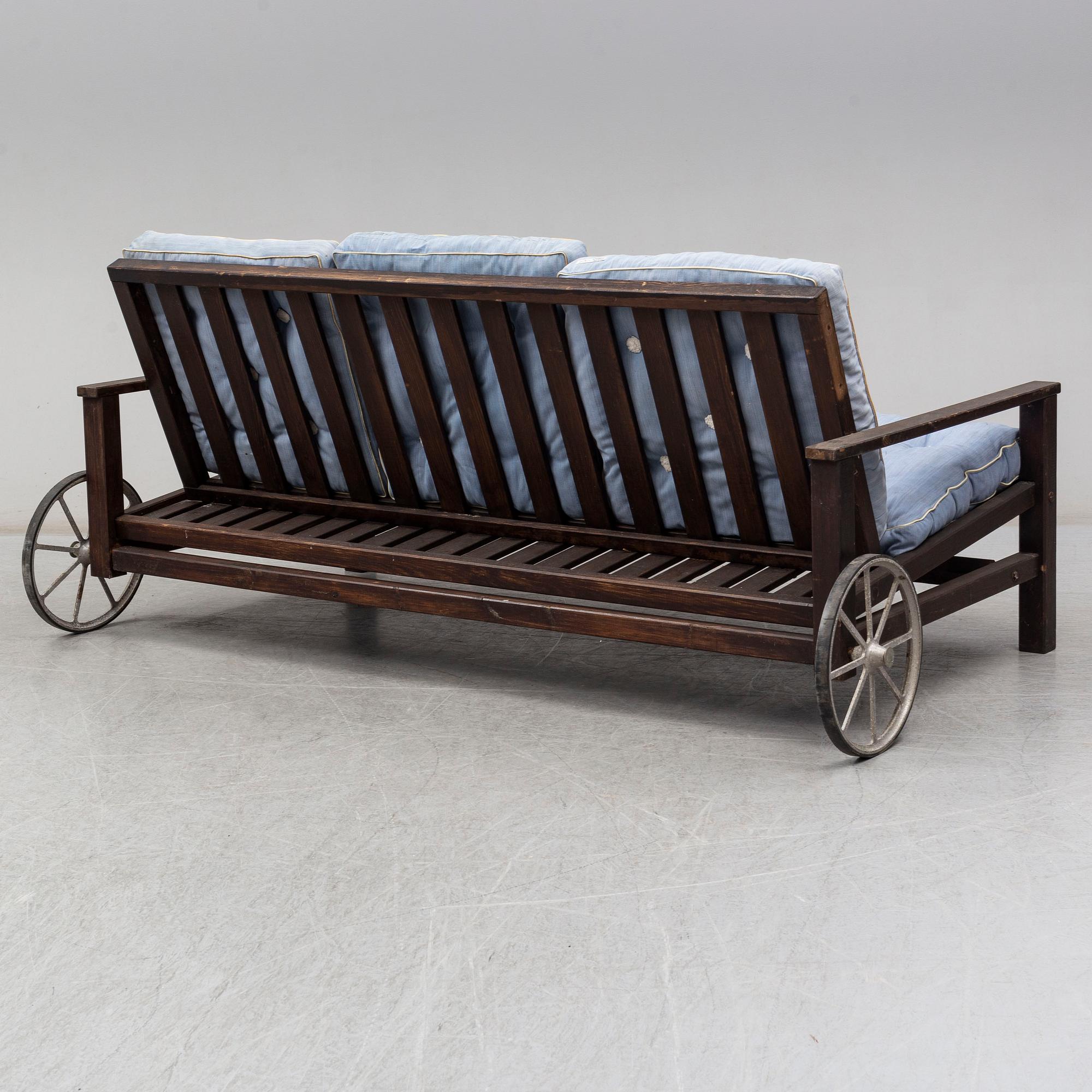 ELSA STACKELBERG, a garden sofa from the second half of the 20th century.