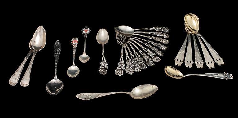 PARTI SKEDAR, 40 st, silver och sterlingsilver, bl a GEWE, 1800/1900-tal. Tot vikt 408 g.