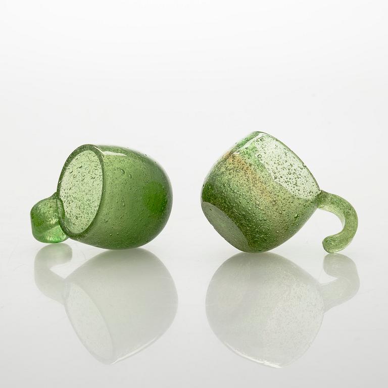 Oiva Toikka, boolimalja ja 7 lasia, "Iglu", signeerattu Oiva Toikka NNuutajärvi Notsjö, 1973-75.