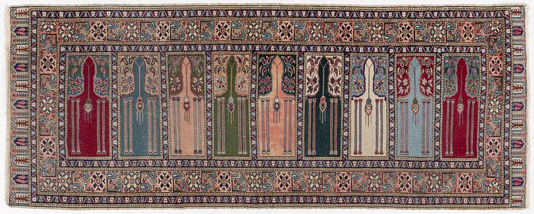A gallery rug, Kayseri Saff, approx. 218 x 87 cm.