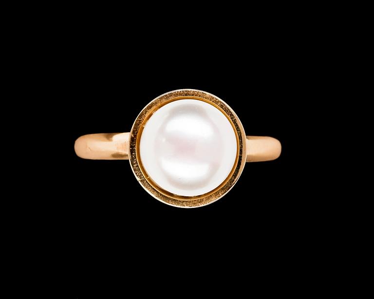RING, handmade set with fresh water pearl.