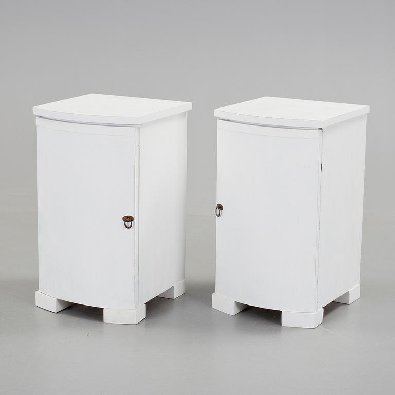 SÄNGBORD, ett par, kring 1900-talets mitt.