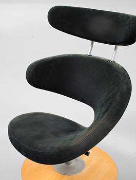 FÅTÖLJ SAMT FOTPALL, Stokke, model "Peel",omkring år 2000.