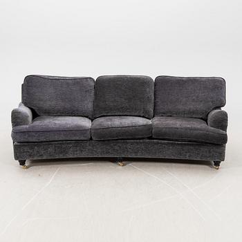 A gray 'Avon' sofa from Buhréns.