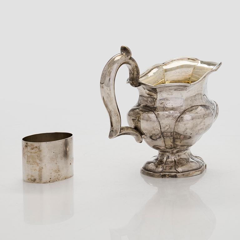 Bordssilver, 7 delar, bl.a. Nichols & Plinke, J.V. Aarne, Petter Törnqvist, 1781-1912.
