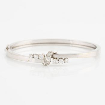 Bracelet 18K white gold with round brilliant-cut diamonds.