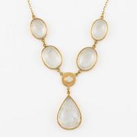 Necklace in 18K gold with cabochon-cut feldspar/moonstone and a round brilliant-cut diamond.