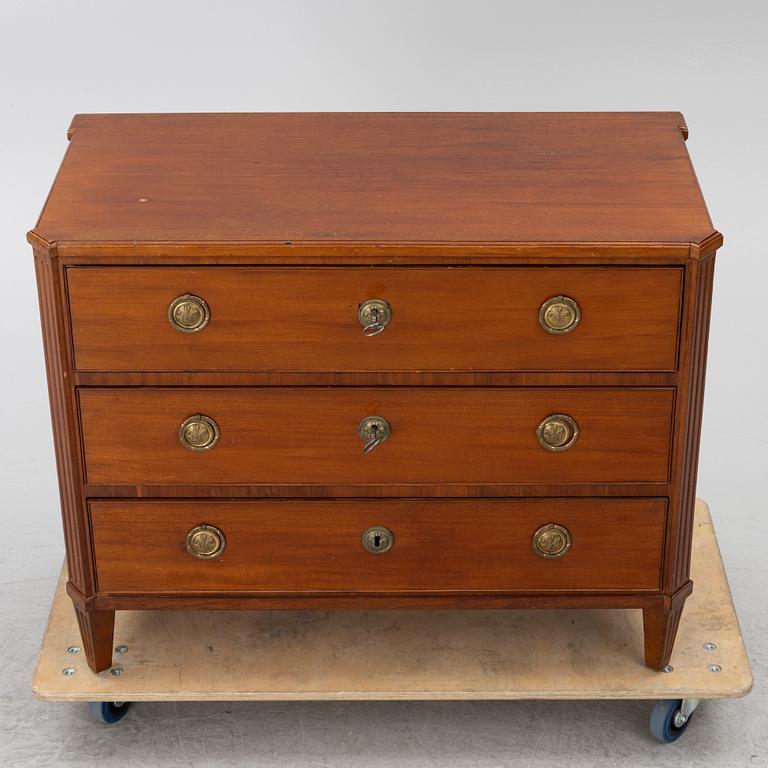 A Gustavian chest of drawers, end of the 18th century,