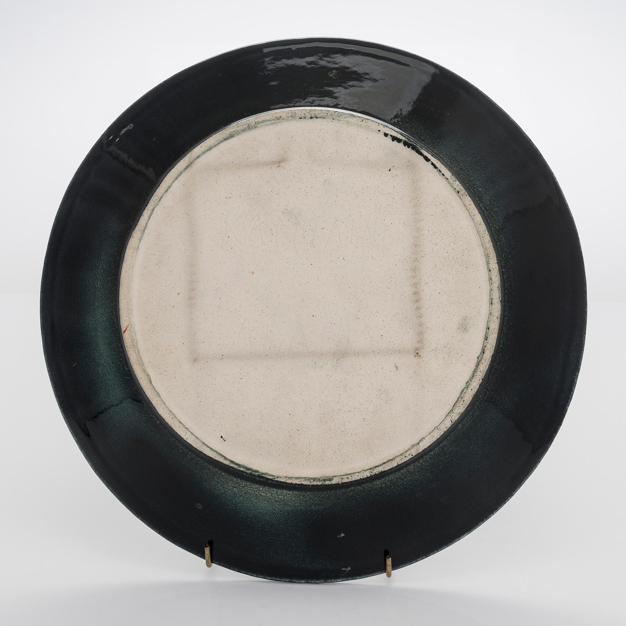 Birger Kaipiainen, a stoneware decorative dish signed Kaipiainen Arabia.