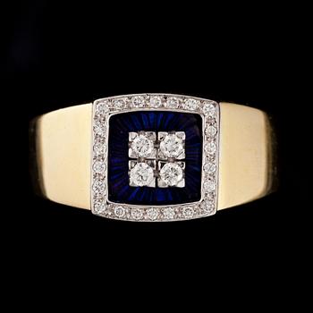 RING och MANSCHETTKNAPPAR, 18K guld, briljantslipade diamanter, emalj. Vikt totalt ca 21,7 g.