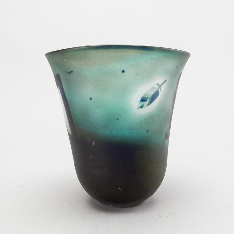 BERTIL VALLIEN, a glass bowl, for Kosta, unique, signed.