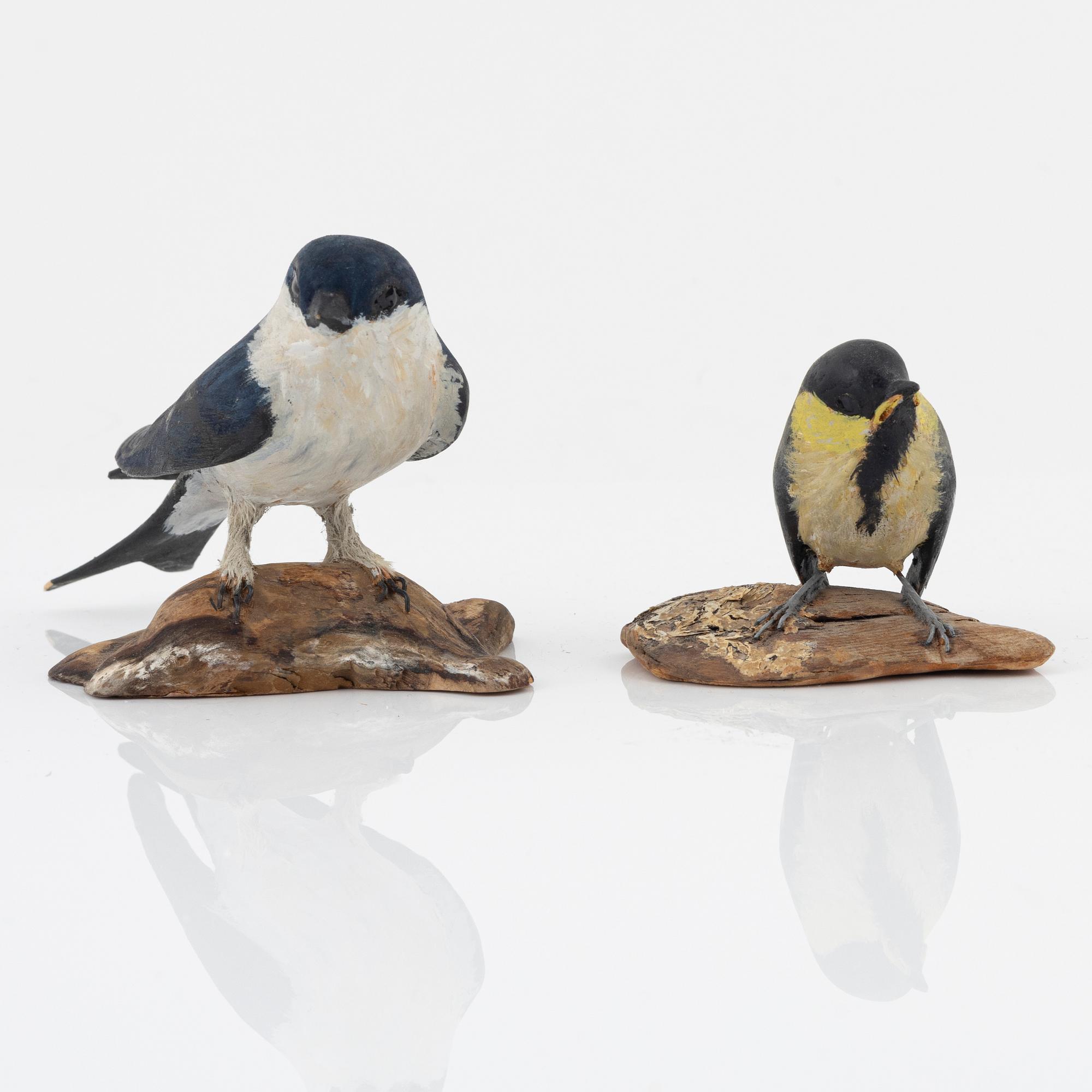 Elin Larsson, skulpturer, 4 st, snidat trä, 1970-tal.