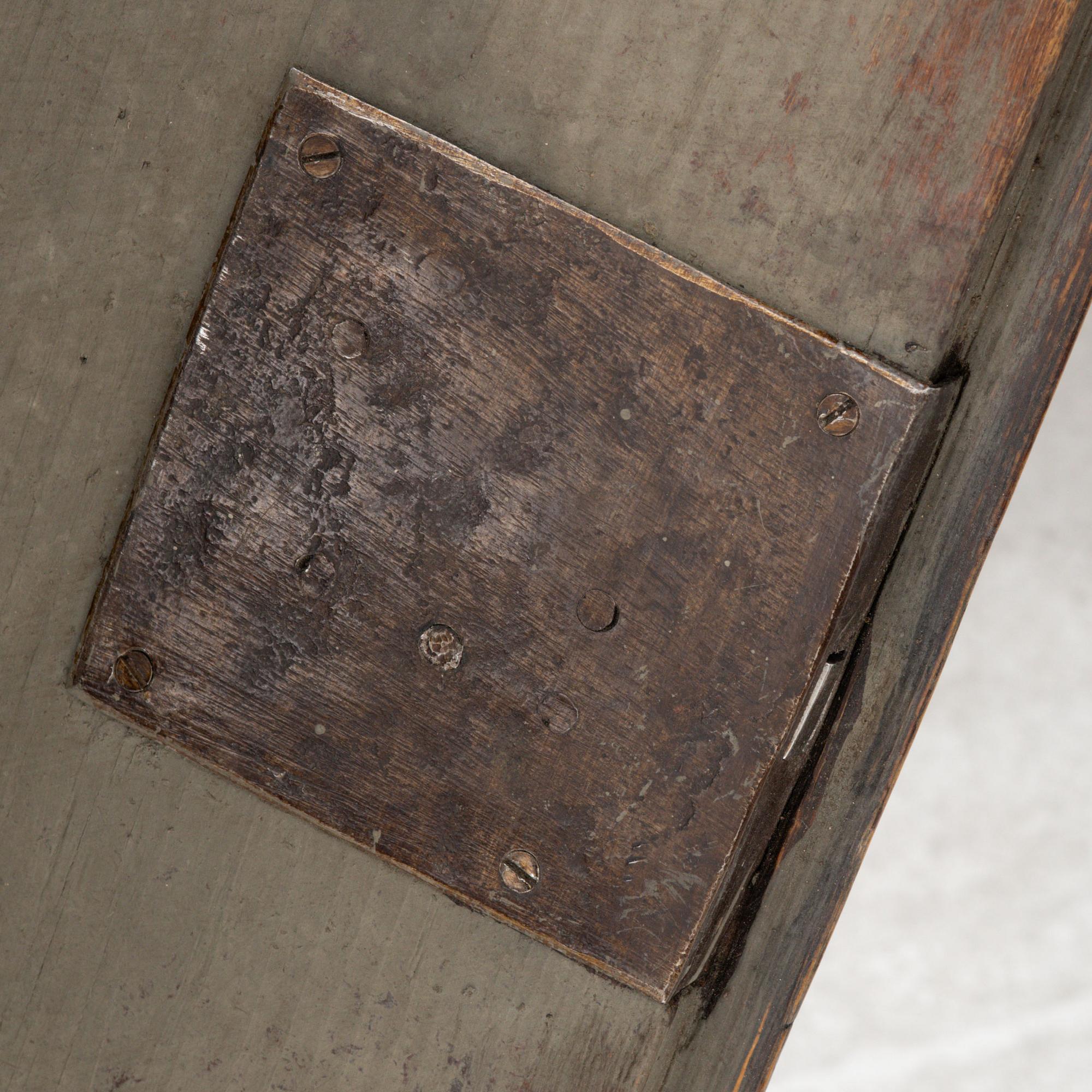 A writing cabinet, 18th/19th century.