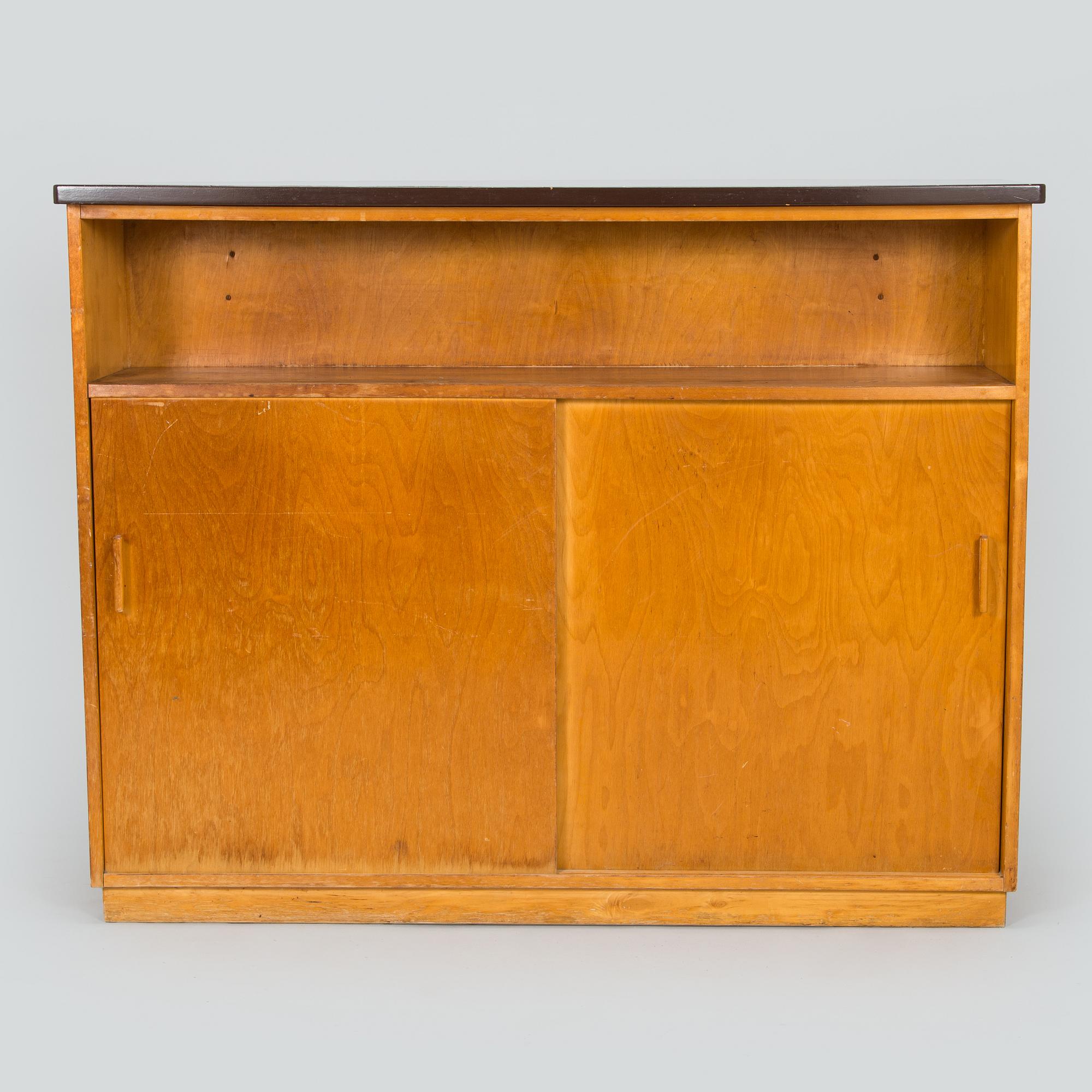 Baaritiski / tarjoilupöytä, Artekin piirustuskonttori, O.Y Huonekalu-ja Rakennustyötehdas A.B. 1950-luvun alku.