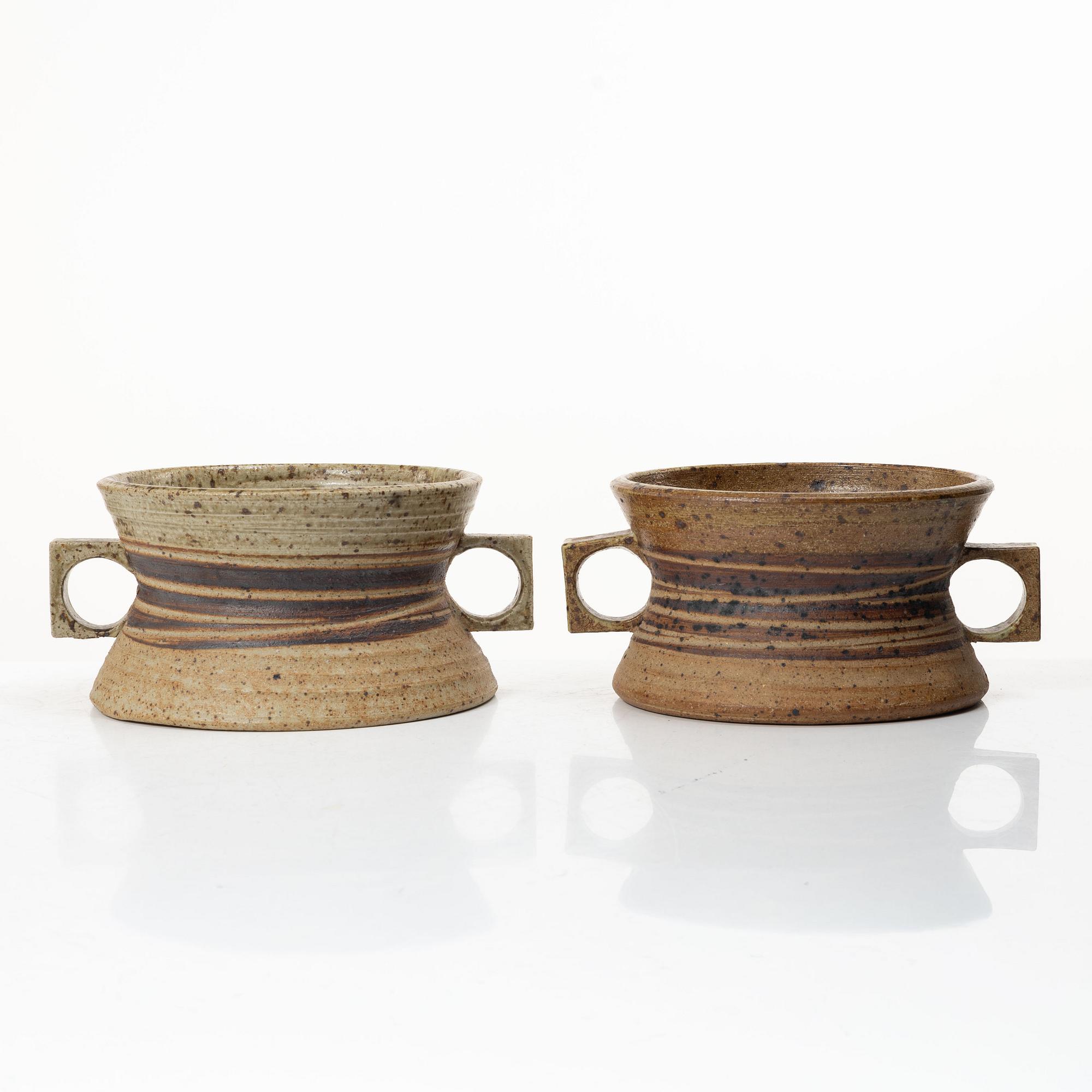 Tue Poulsen, krus, 2 st. stengods, Danmark, samtida.