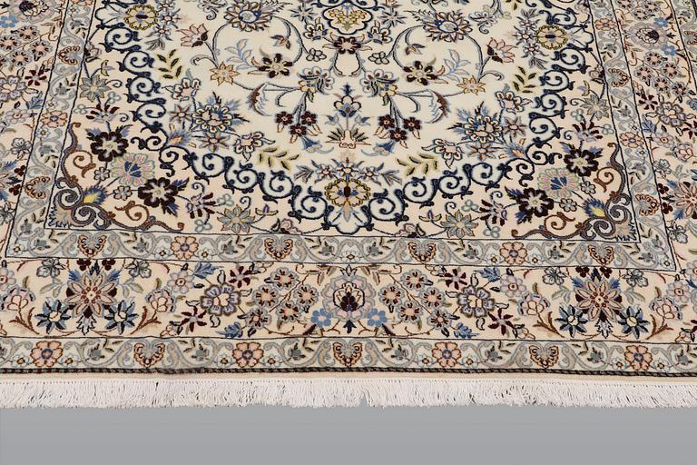 Matta, Nain part silk s.k 9LAA, ca   260 x 175 cm.