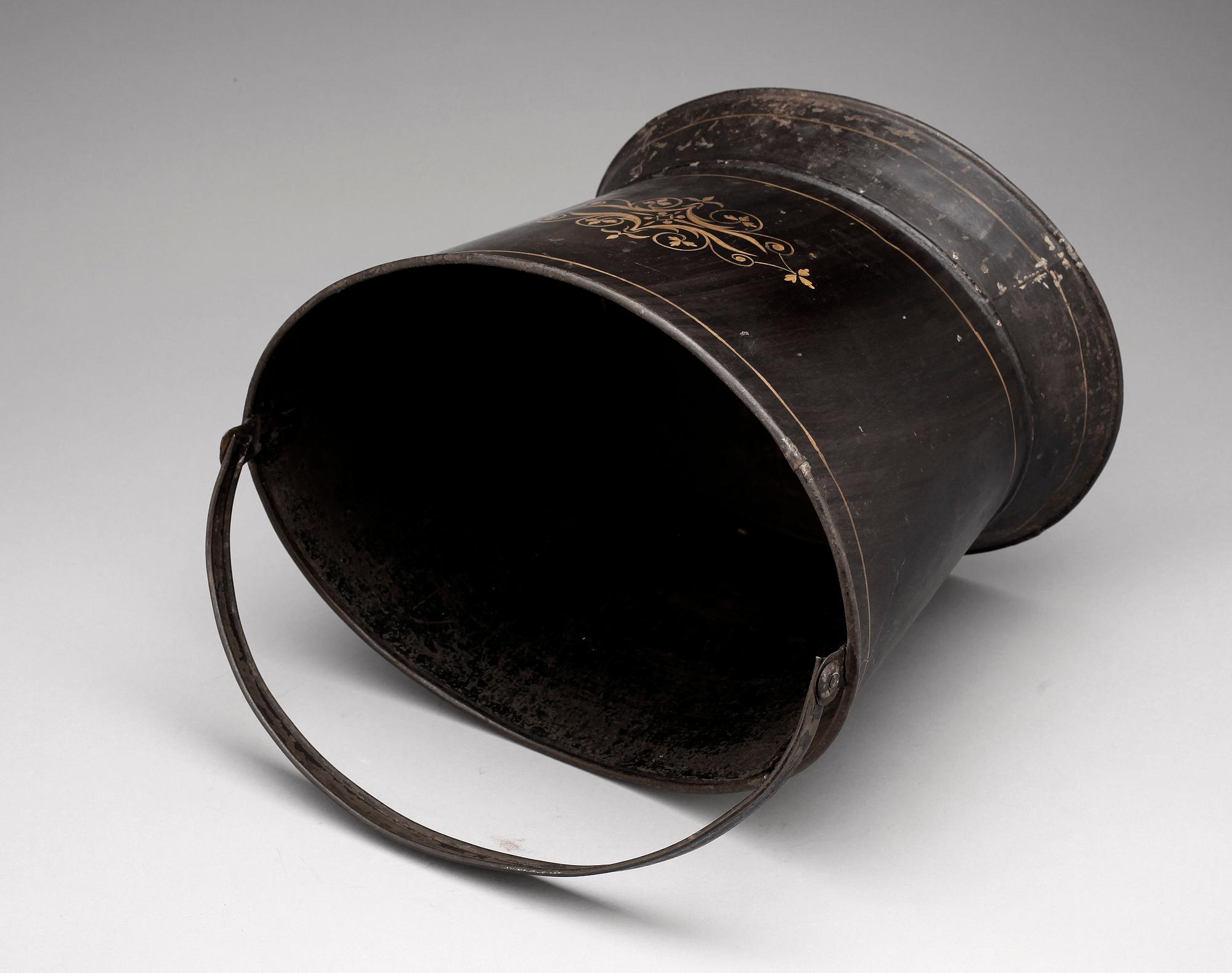 HINK, bemålad plåt, empire, 1800-talets första hälft.
