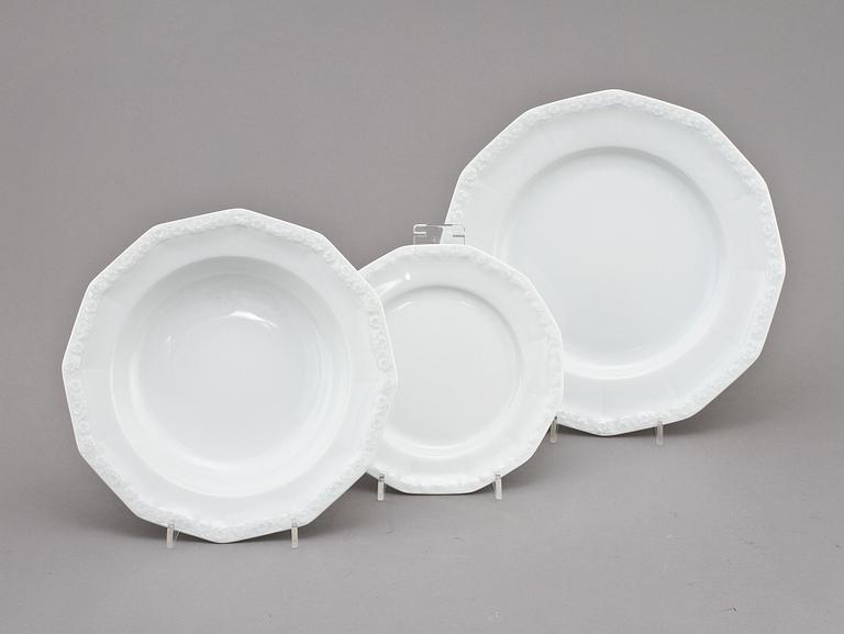 MATSERVIS, 41 delar, porslin, "Classic", 1900-tal.